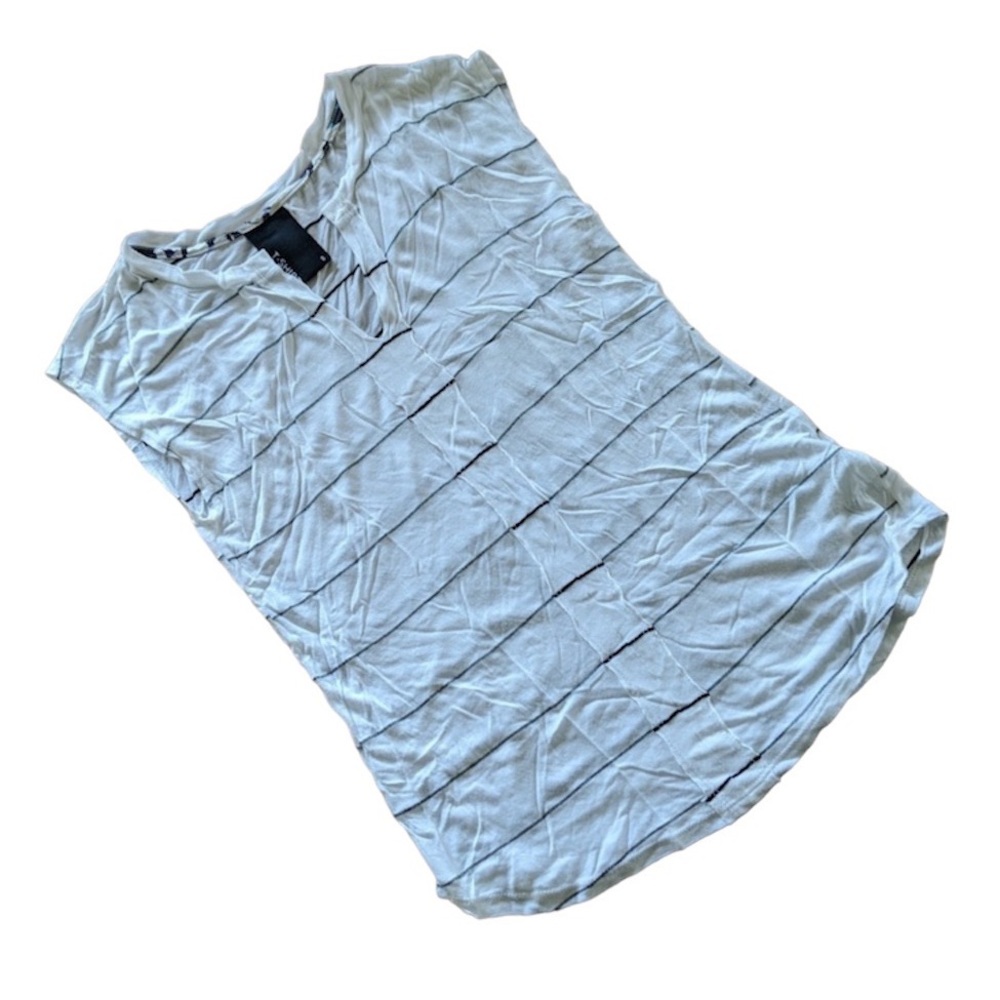 Lightweight tshirt, size small